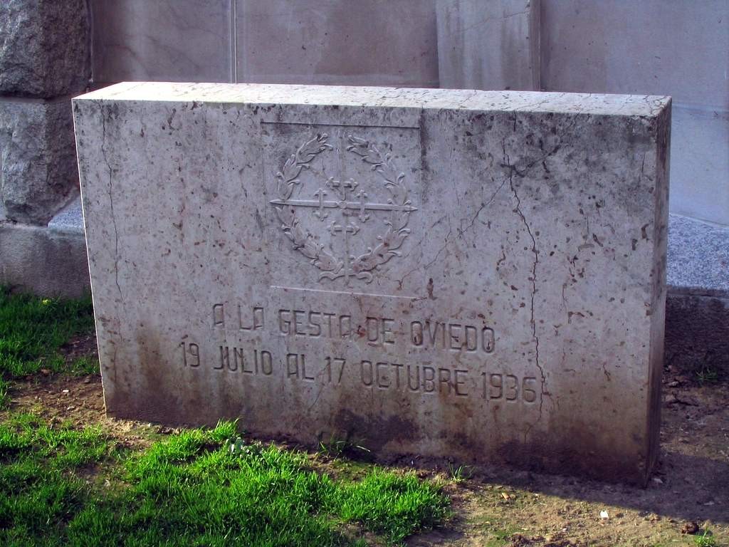 oviedo_Plaza_dela_Gesta_detalle