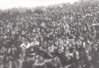 Asistentes al concierto del 24 de septiembre de 1976 en la avenida de Langreo de Noreña.