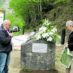 Aller (Asturias) recuerda con una placa a las víctimas de la fosa de Cabacheros