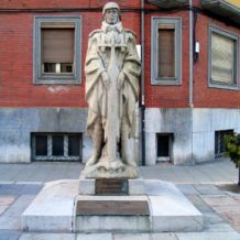 La estatua de un militar franquista divide a Oviedo y amenaza con provocar un levantamiento popular